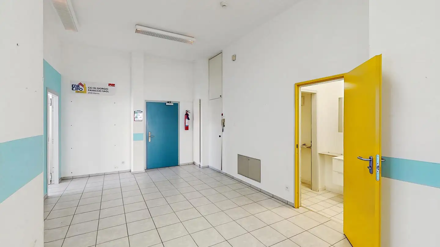 Commercial for rent - Via Cantonale 27, 6928 Manno - Photo 2