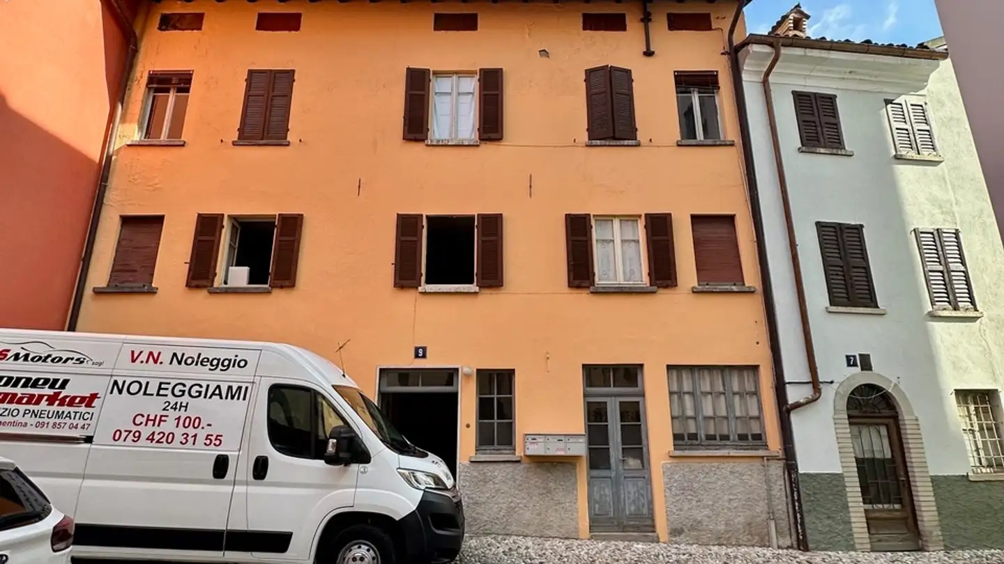 Mixed-use building for sale - Via E. Bossi, 6830 Chiasso