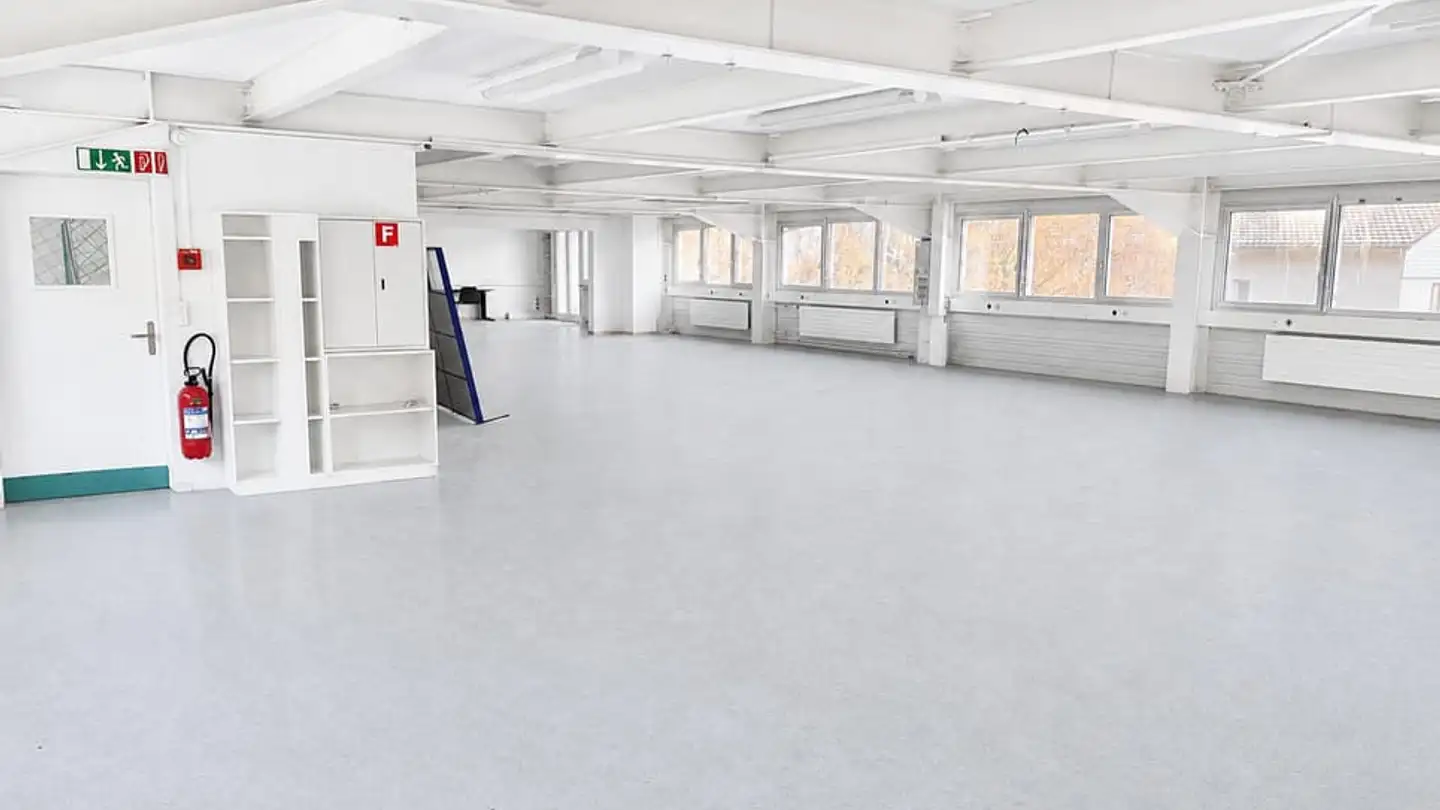 Commercial à louer - L'echelette 7, 2534 Orvin