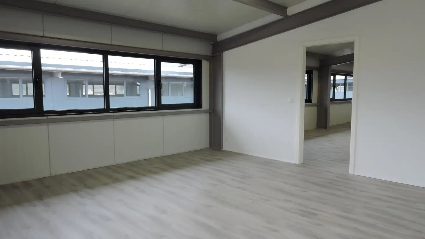 Shop for rent - 1897 Bouveret - Photo 2