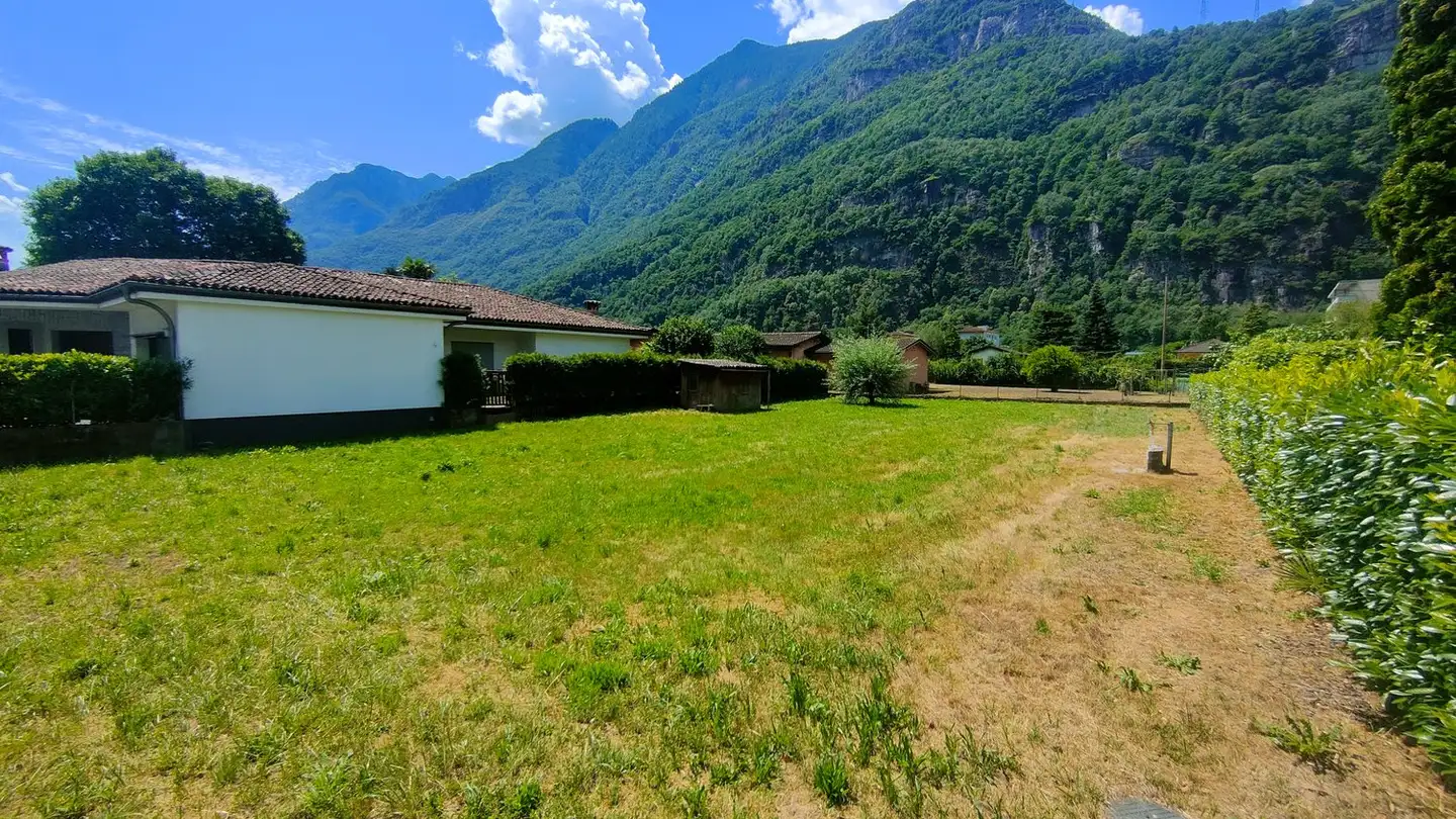 Constructible plot for sale - Via Ghinghello 26, 6527 Lodrino