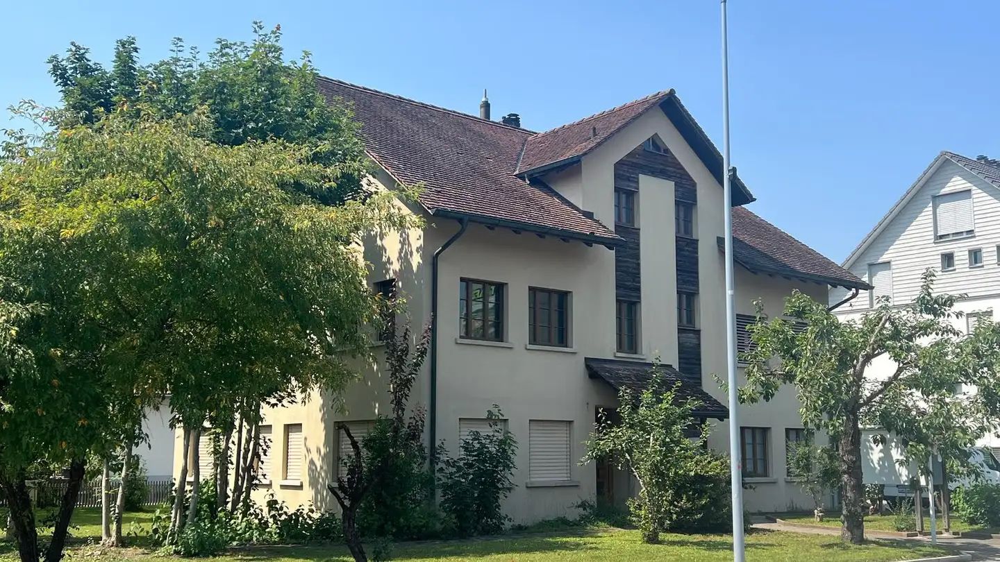 Grande magazzino in affitto - Bahnhofstrasse 18, 8197 Rafz