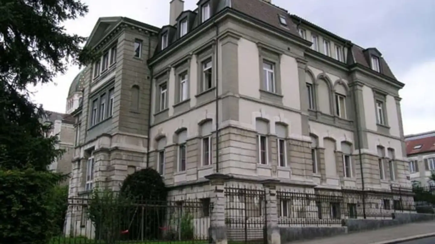 Commercial à louer - Rue Du Parc 53, 2300 La Chaux-de-Fonds