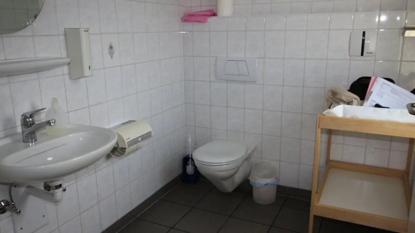 Commerciale in affitto - Hauptstrasse 19, 3186 Düdingen - Foto 2