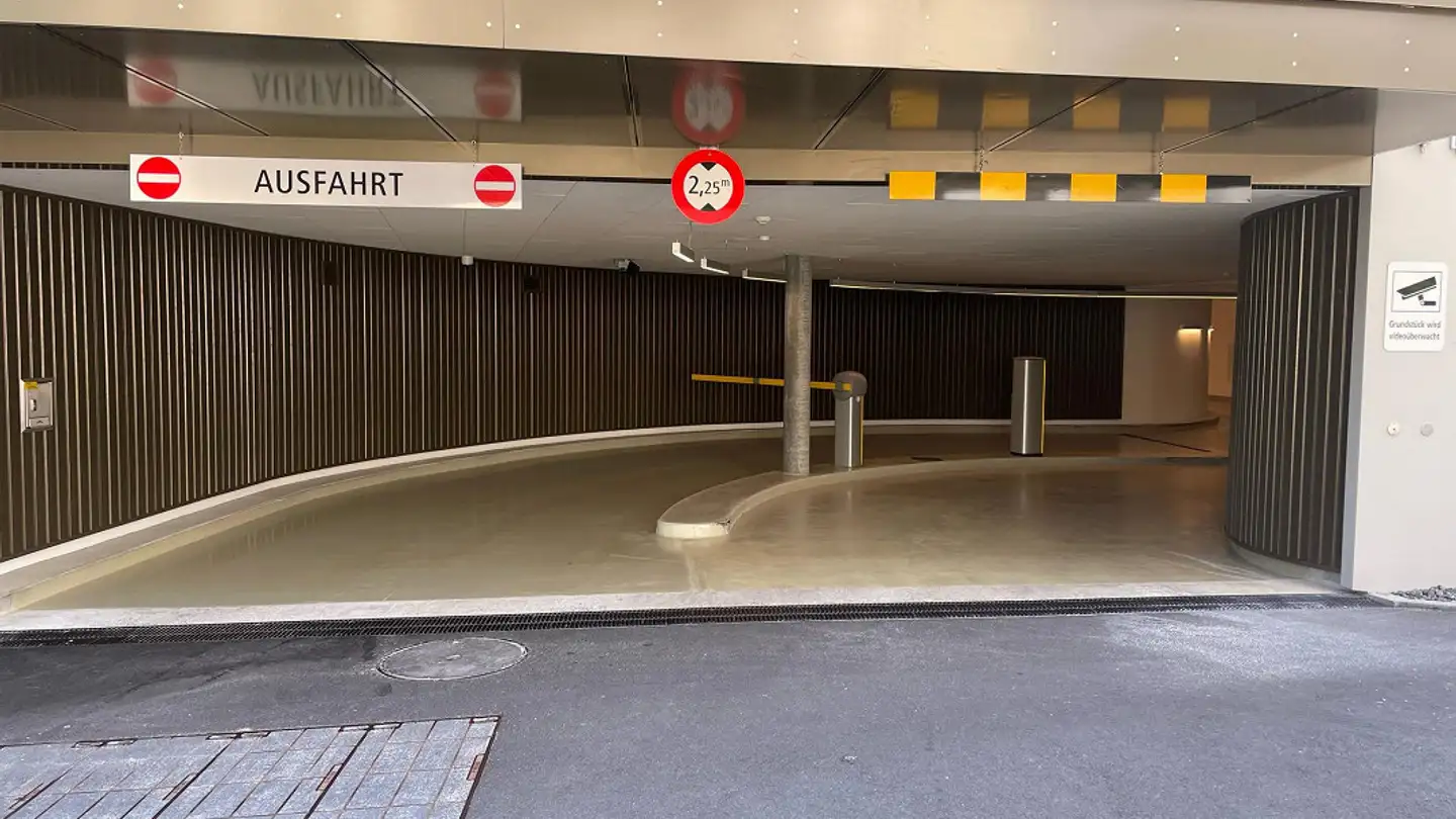 Parcheggio sotterraneo in affitto - Seestrasse 43, 6052 Hergiswil NW