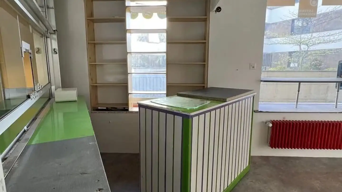 Arcade for rent - Avenue Du Crochetan 2, 1870 Monthey - Photo 2