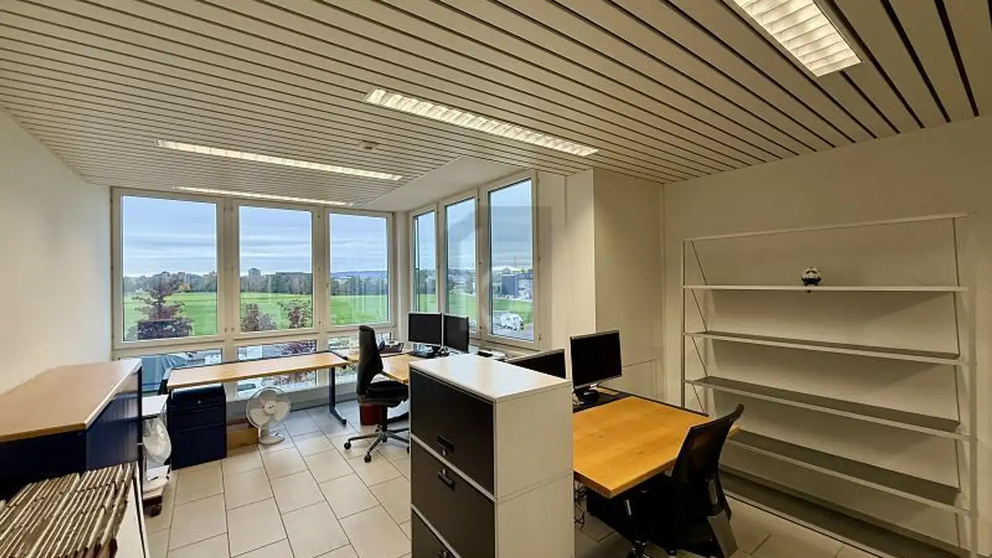 Office space for rent - 6312 Steinhausen