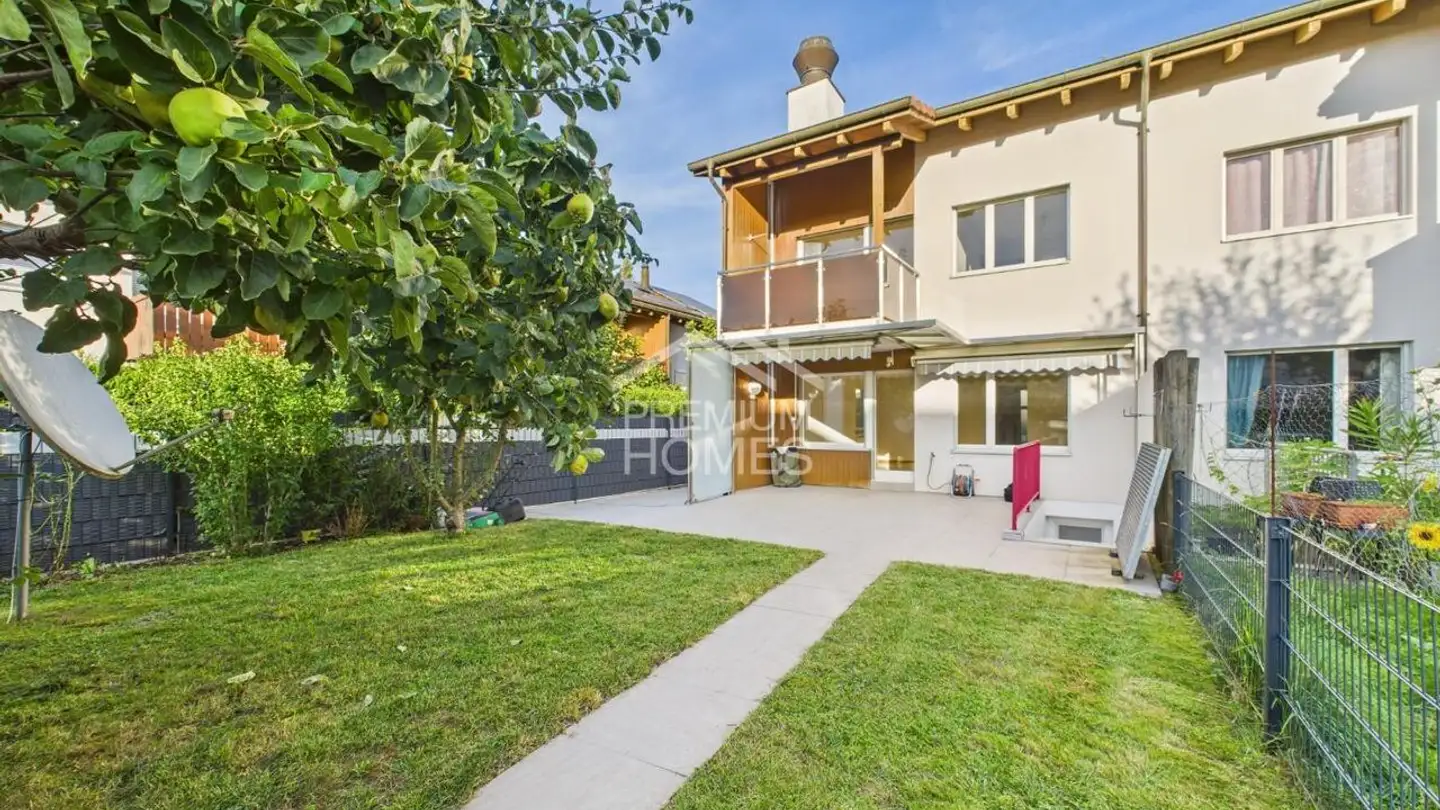 Stepped house for sale - 4153 Reinach BL