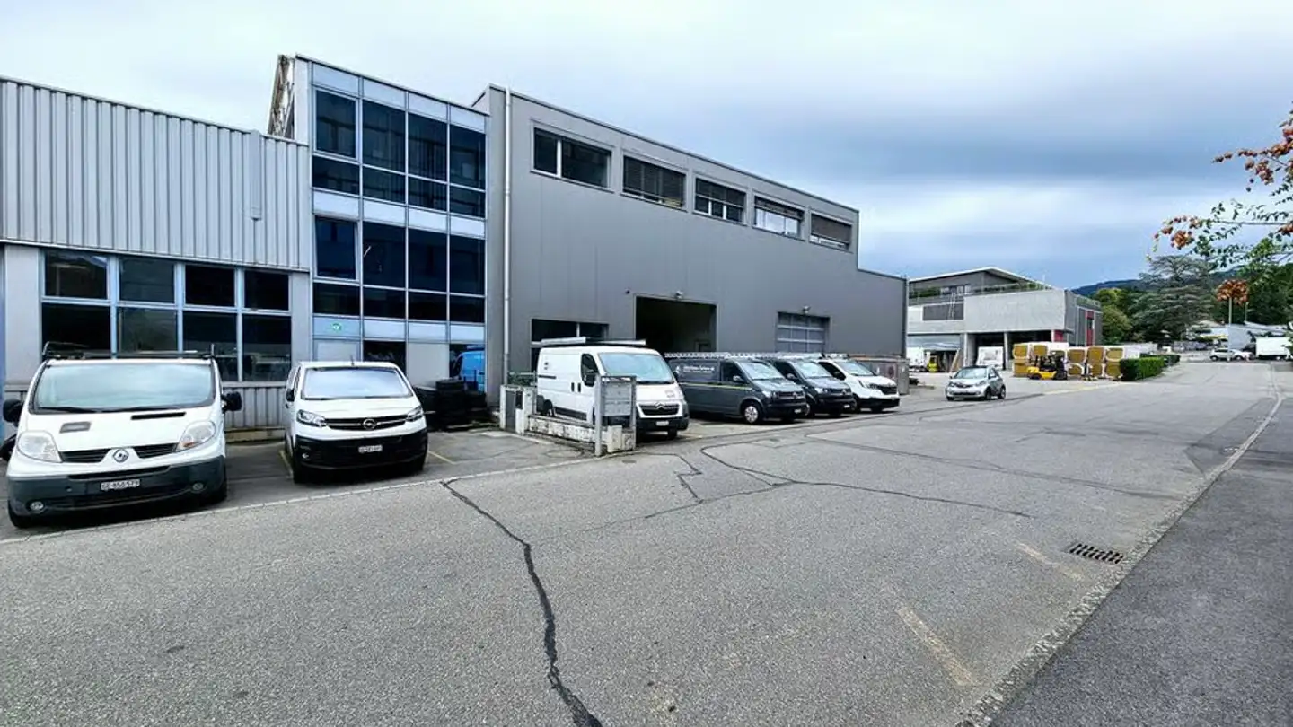 Commercial à louer - Rue Du Champ-Blanchod 9, 1228 Plan-les-Ouates