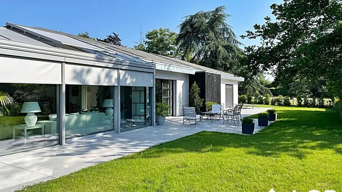 Stepped house for rent - 1295 Mies