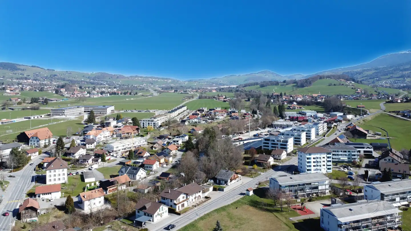 Row house for sale - 1632 Riaz