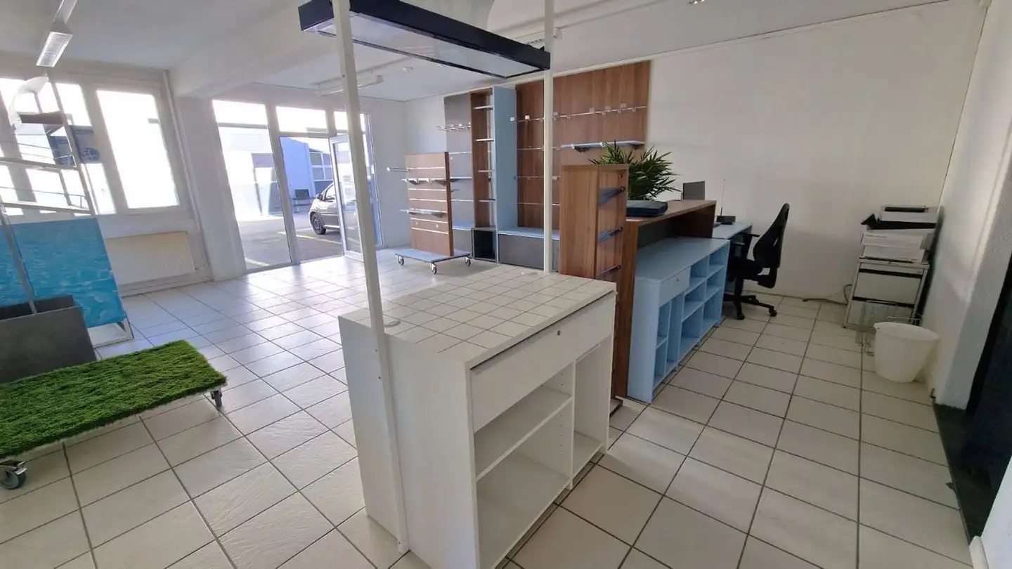 Shop for rent - Route Des Muéses 1a, 1753 Matran