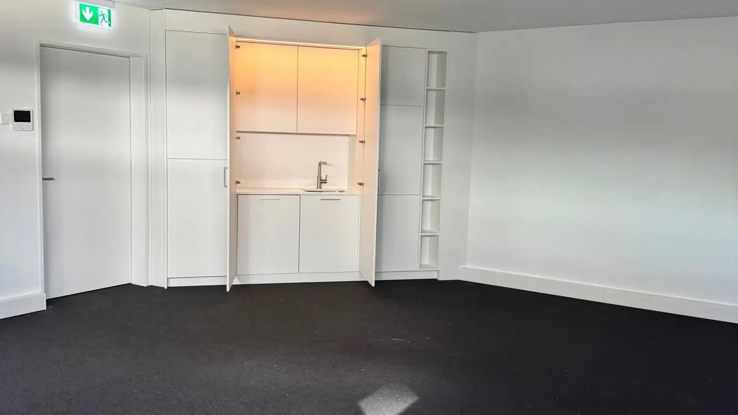 Department store for rent - Summelenweg, 8808 Pfäffikon SZ