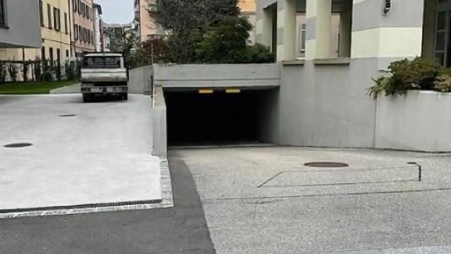 Place de parking souterraine à louer - Via Luigi Lavizzari 15, 6900 Lugano - Photo 2