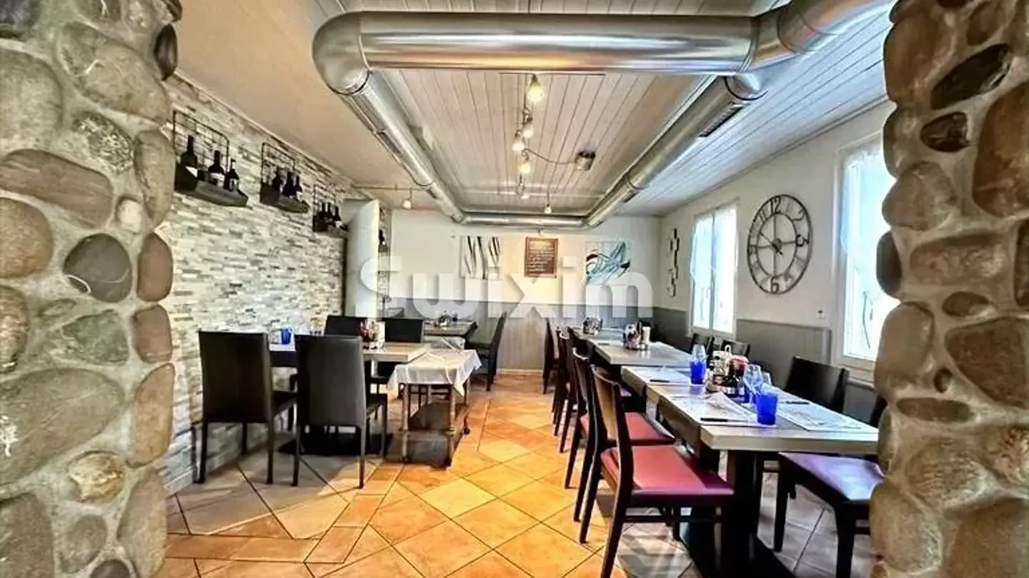 Shop for sale - 1236 Cartigny