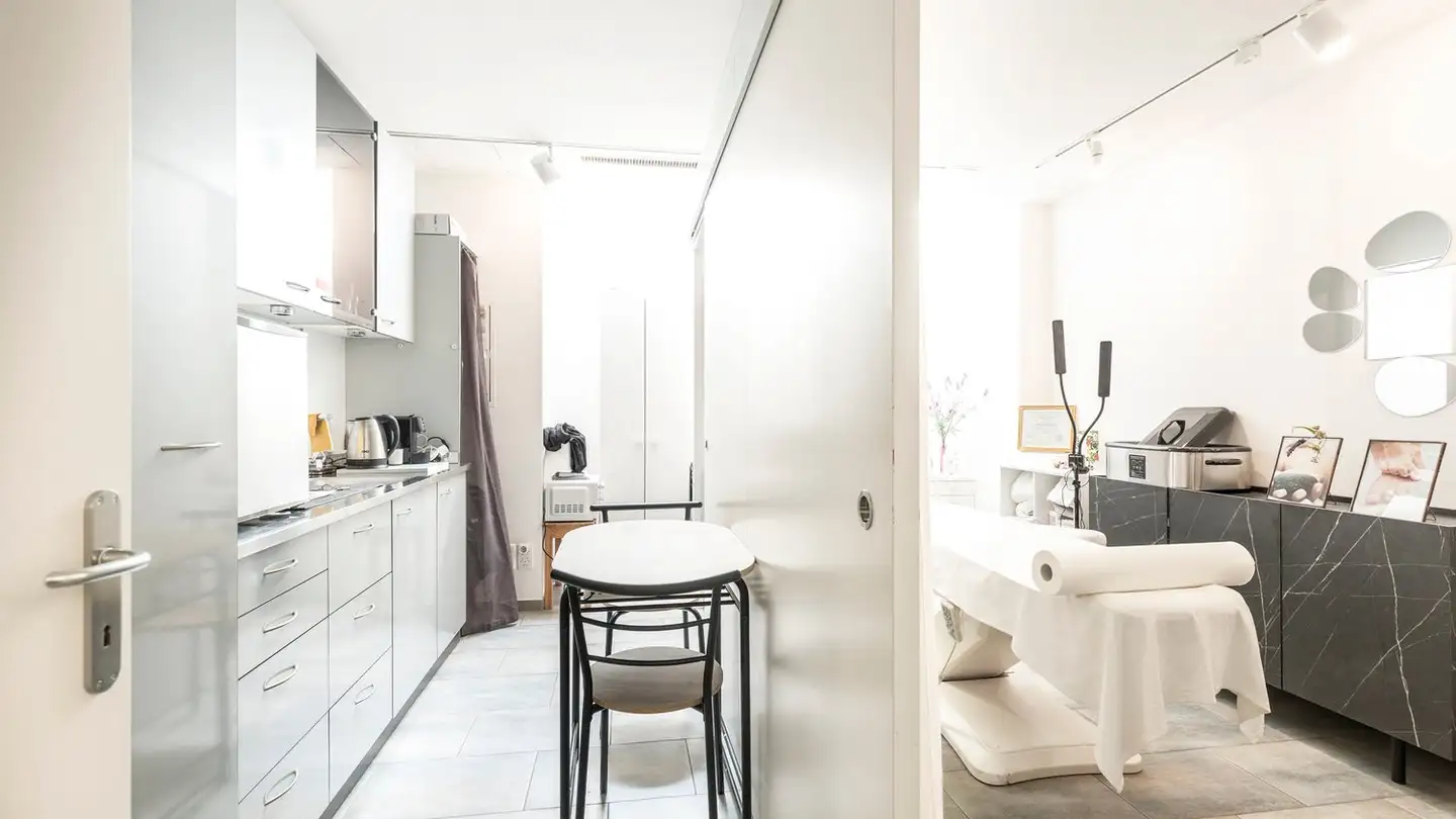 Shop for sale - 7500 St. Moritz - Photo 3