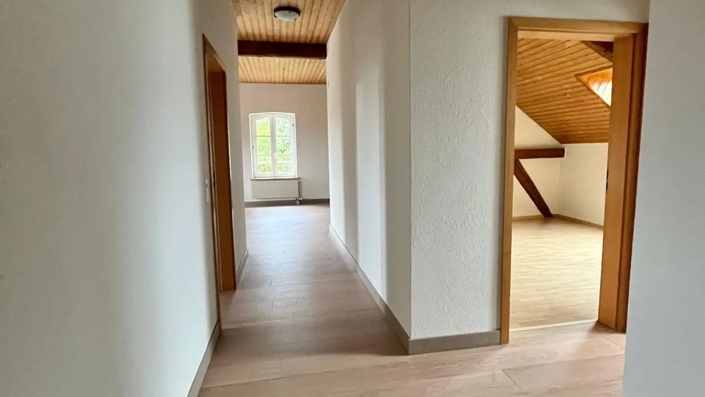 Dachgeschosswohnung mieten - Laufenstrasse 41, 4246 Wahlen b. Laufen - Foto 4