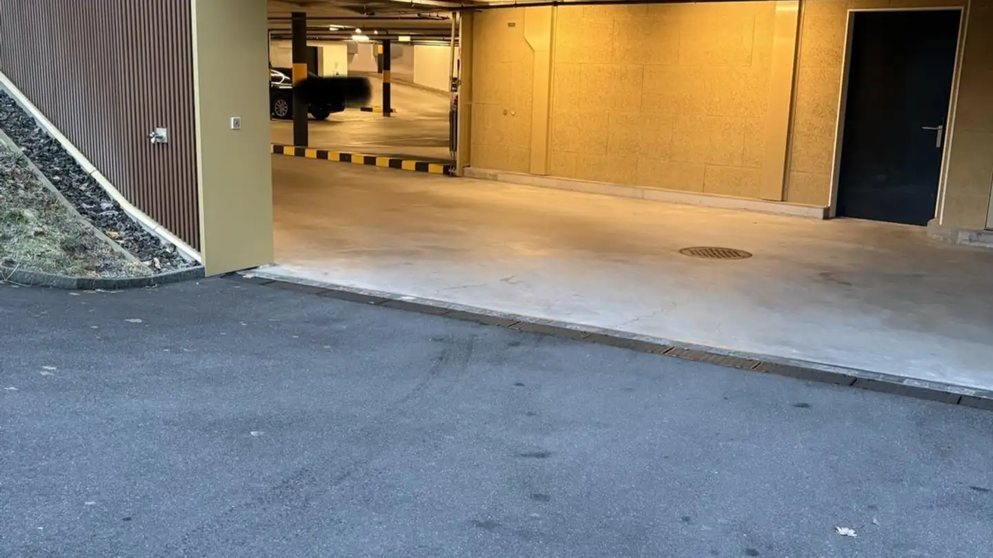 Place de parking extérieure à louer - Mülimattweg 16, 6317 Oberwil b. Zug