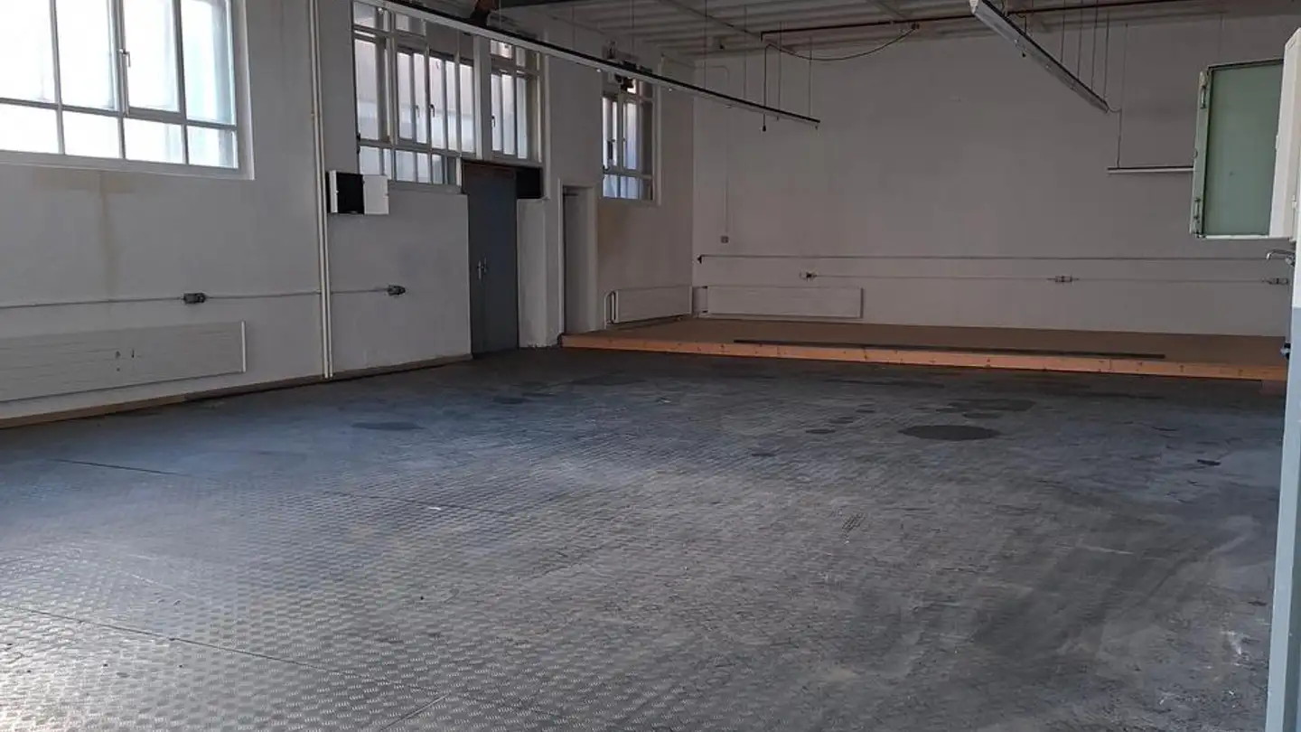 Commercial à louer - Rue Du Crêt 1, 2300 La Chaux-de-Fonds