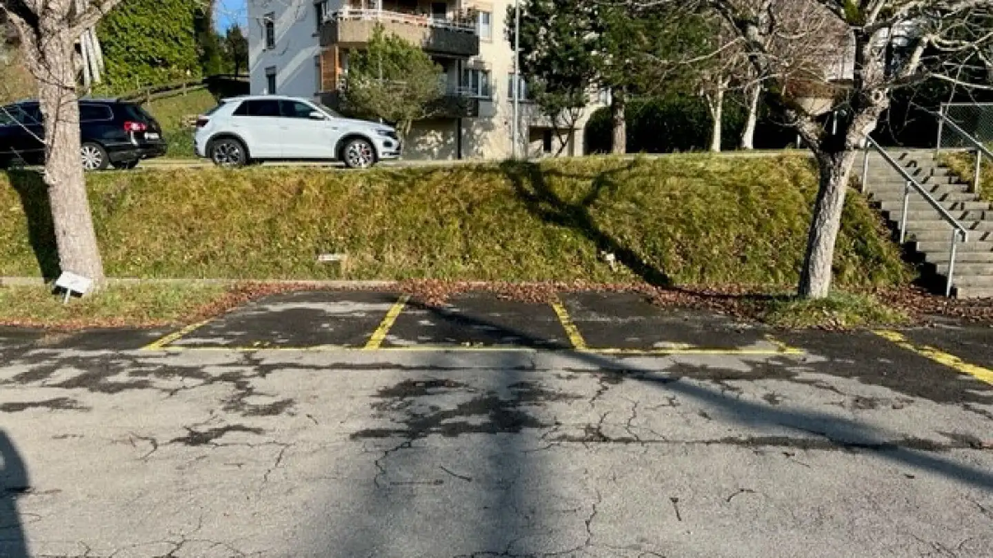 Place de parking extérieure à louer - Bahnhofstrasse 55, 9402 Mörschwil