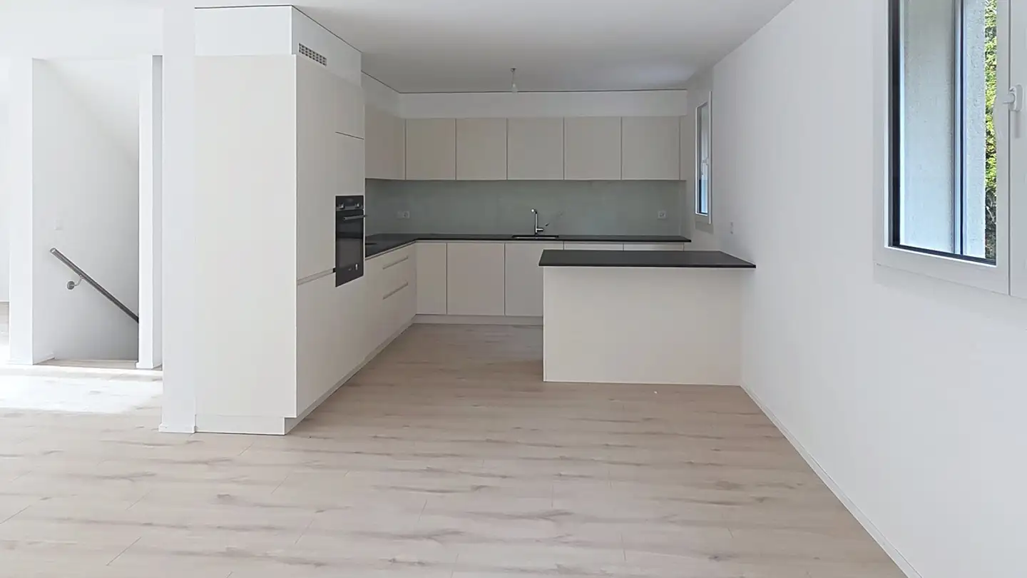 Row house for sale - 1632 Riaz