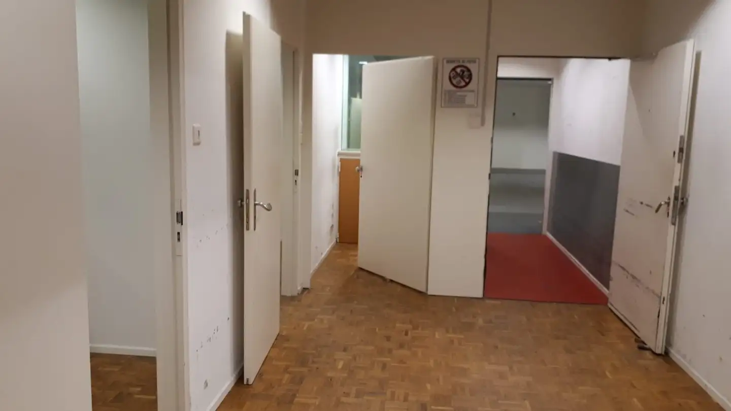 Spazio di archiviazione in affitto - Piazza Col. C. Bernasconi 5, 6830 Chiasso - Foto 2