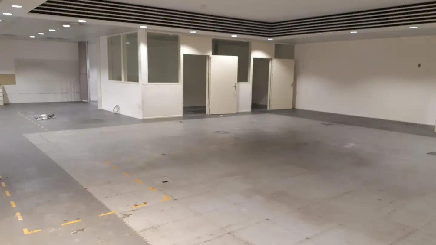 Spazio di archiviazione in affitto - Piazza Col. C. Bernasconi 5, 6830 Chiasso - Foto 3