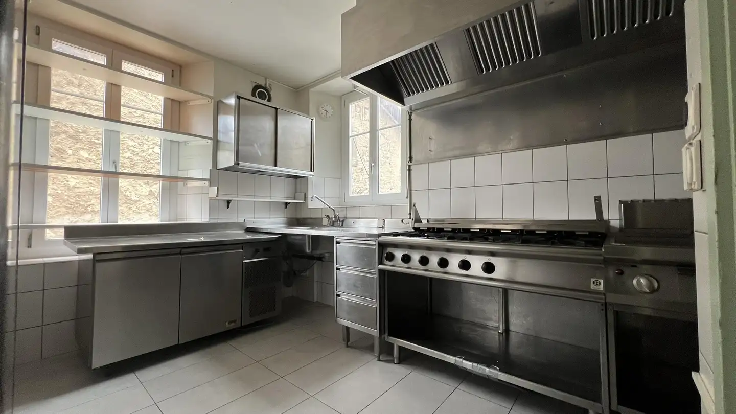 Restaurant for rent - Rue De L'hôpital 14, 2114 Fleurier - Photo 3