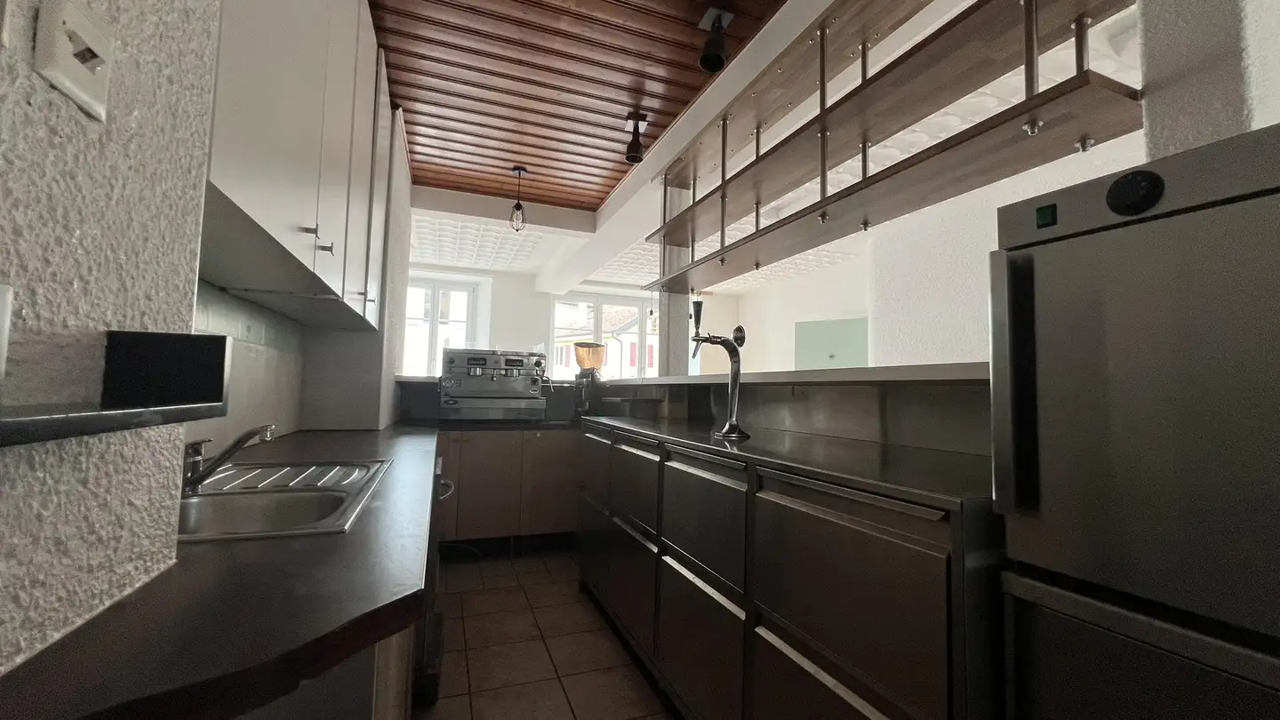 Restaurant for rent - Rue De L'hôpital 14, 2114 Fleurier - Photo 4