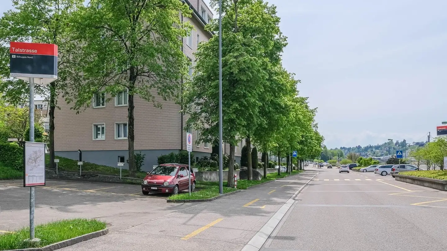Place de parking extérieure à louer - Harzbüchelstrasse 8, 9000 St. Gallen