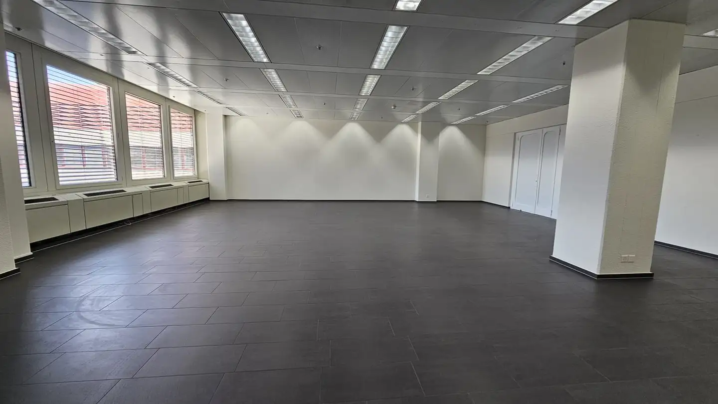 Commercial for rent - Thurgauerstrasse 117, 8152 Glattpark (Opfikon)