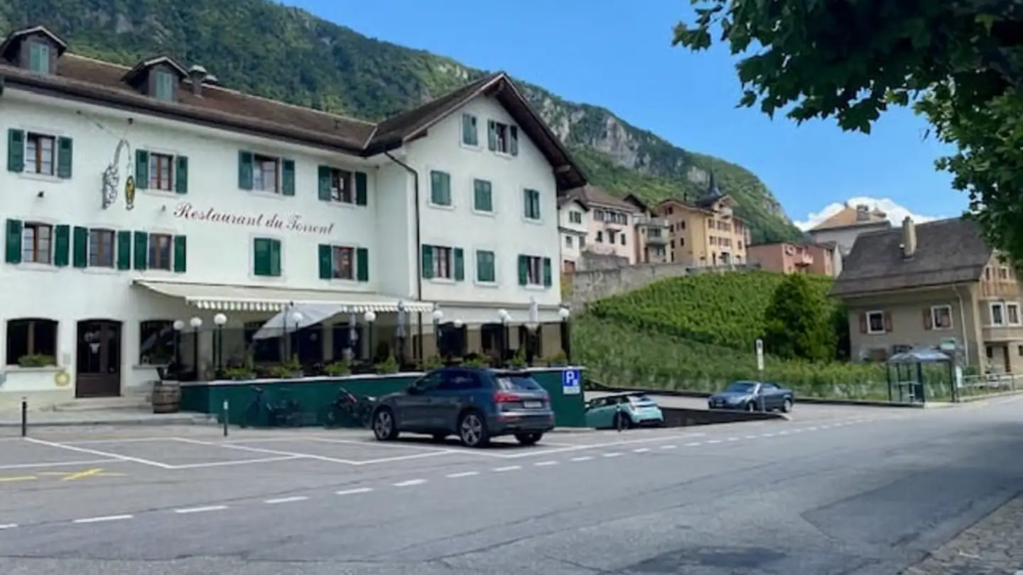 Residential building for sale - 1853 Yvorne