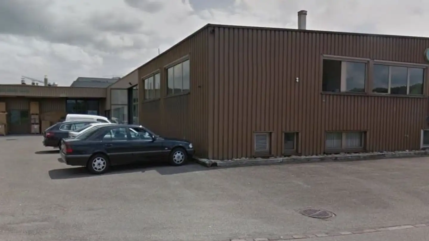 Commercial for rent - Industriestrasse 9, 8618 Oetwil am See