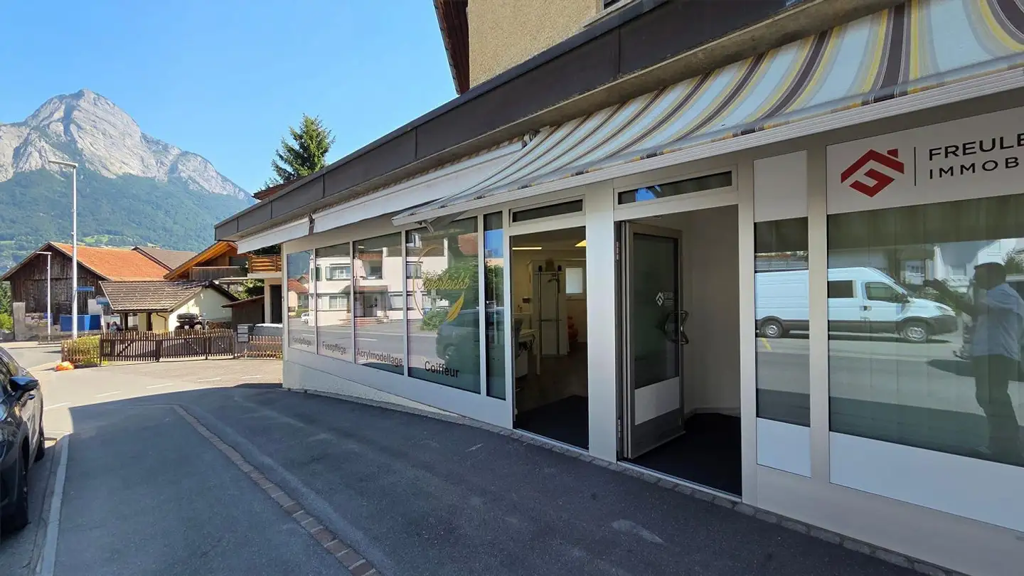 Commercial à louer - Dorfstrasse 3, 7323 Wangs