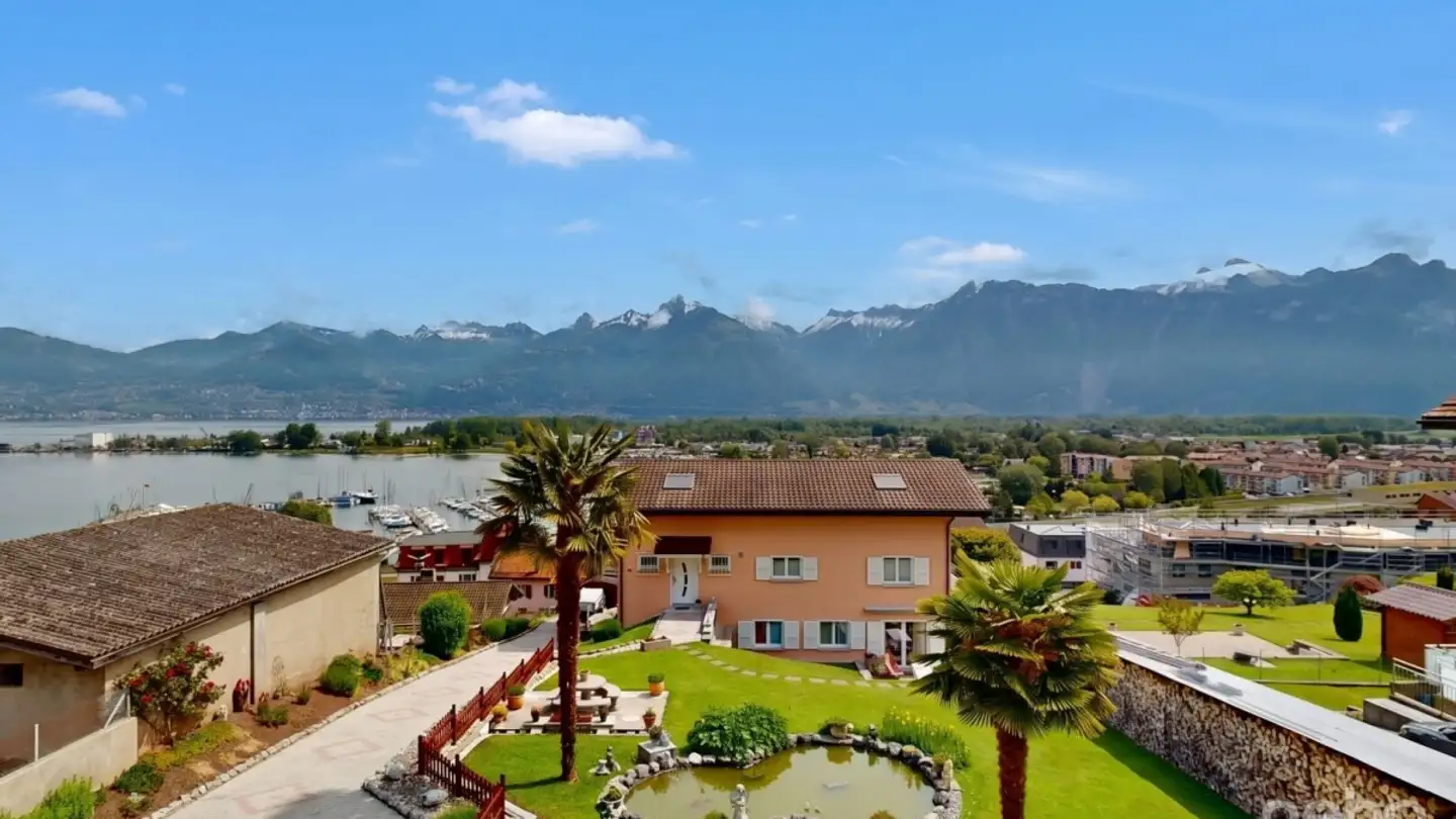 Residential building for sale - 1897 Bouveret