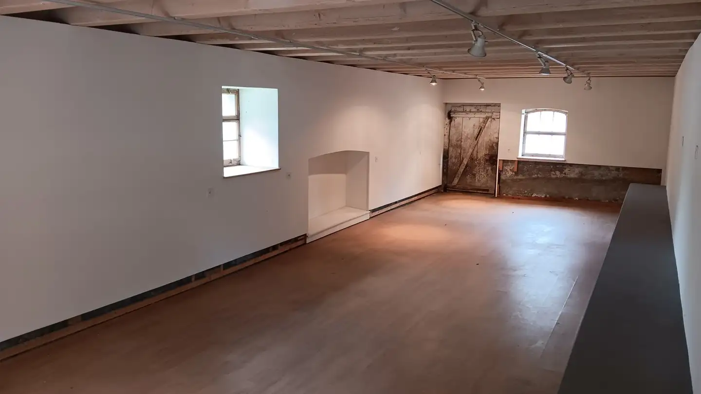 Commercial à louer - 8544 Attikon