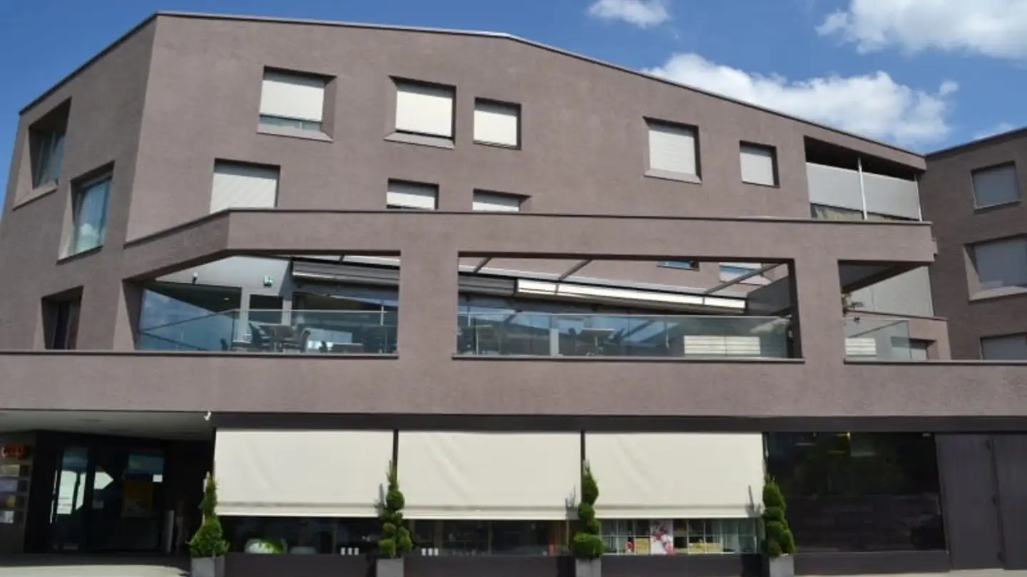 Tiefgaragenstellplatz mieten - Luzernerstrasse 1, 5643 Sins