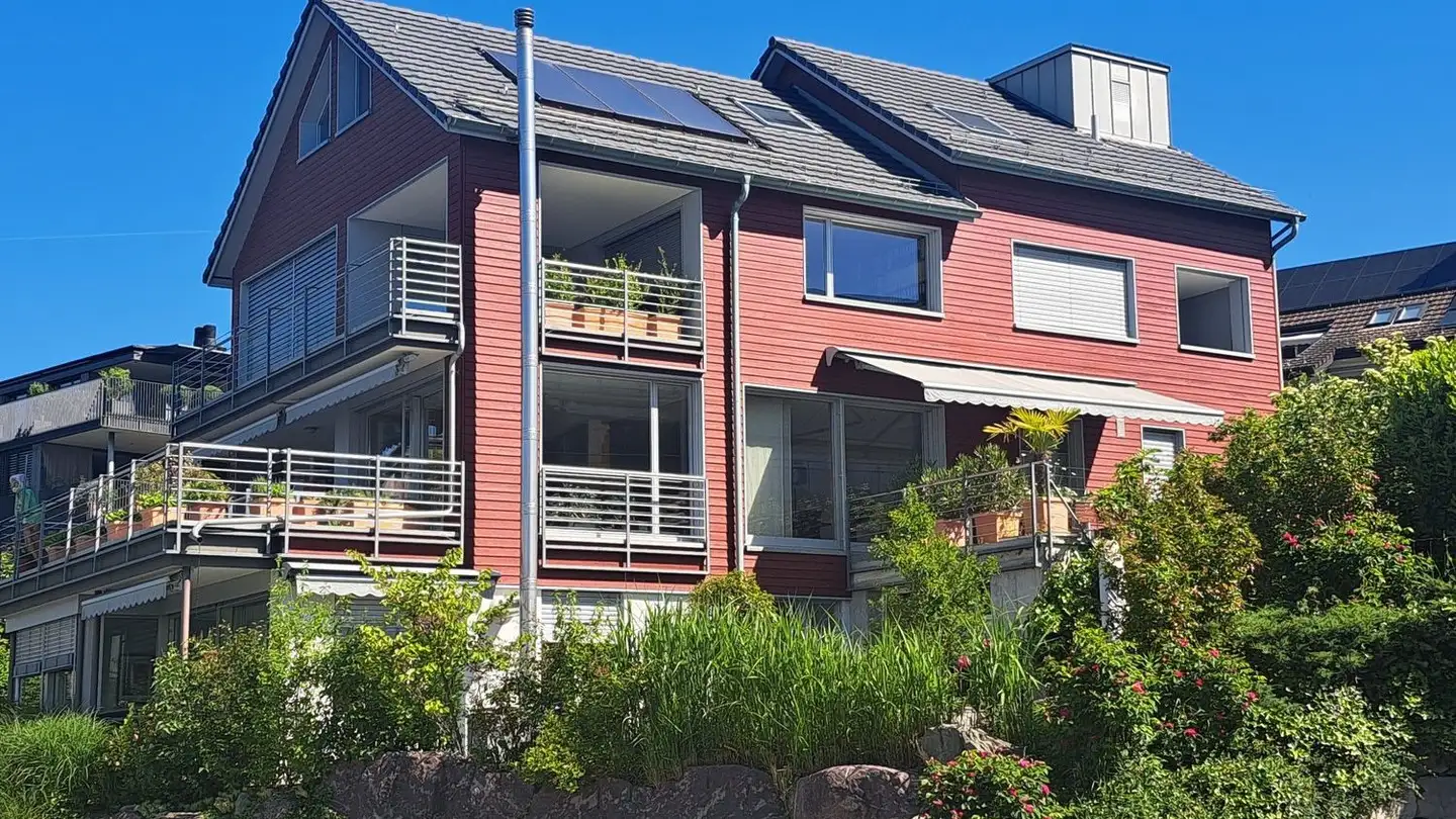 Dachgeschosswohnung mieten - Lerchenhalde 1, 8703 Erlenbach ZH