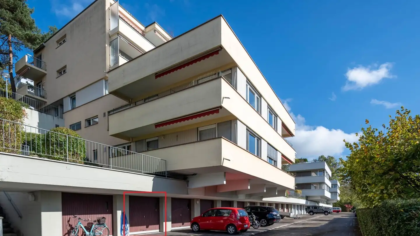 Outdoor parking space for sale - 8102 Oberengstringen