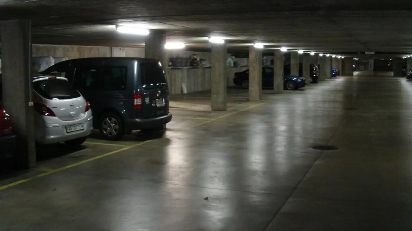 Tiefgaragenstellplatz mieten - Seminarstrasse, 5430 Wettingen - Foto 2