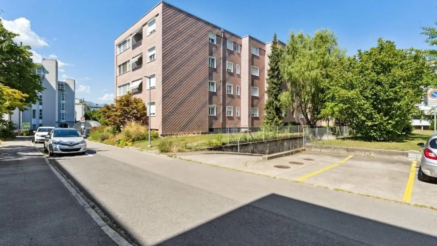 Outdoor parking space for rent - Kirchfeldstrasse 33, 3613 Steffisburg