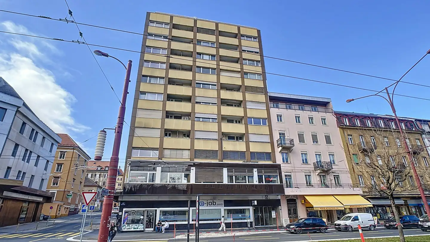 Apartment for rent - Avenue Léopold-Robert 76, 2300 La Chaux-de-Fonds - Photo 2