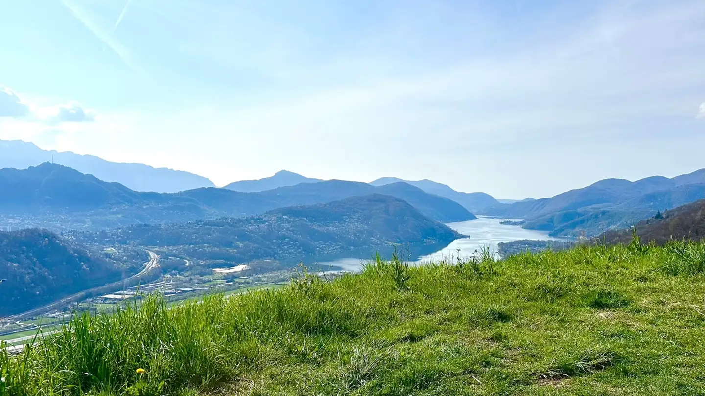 Constructible plot for sale - 6936 Cademario