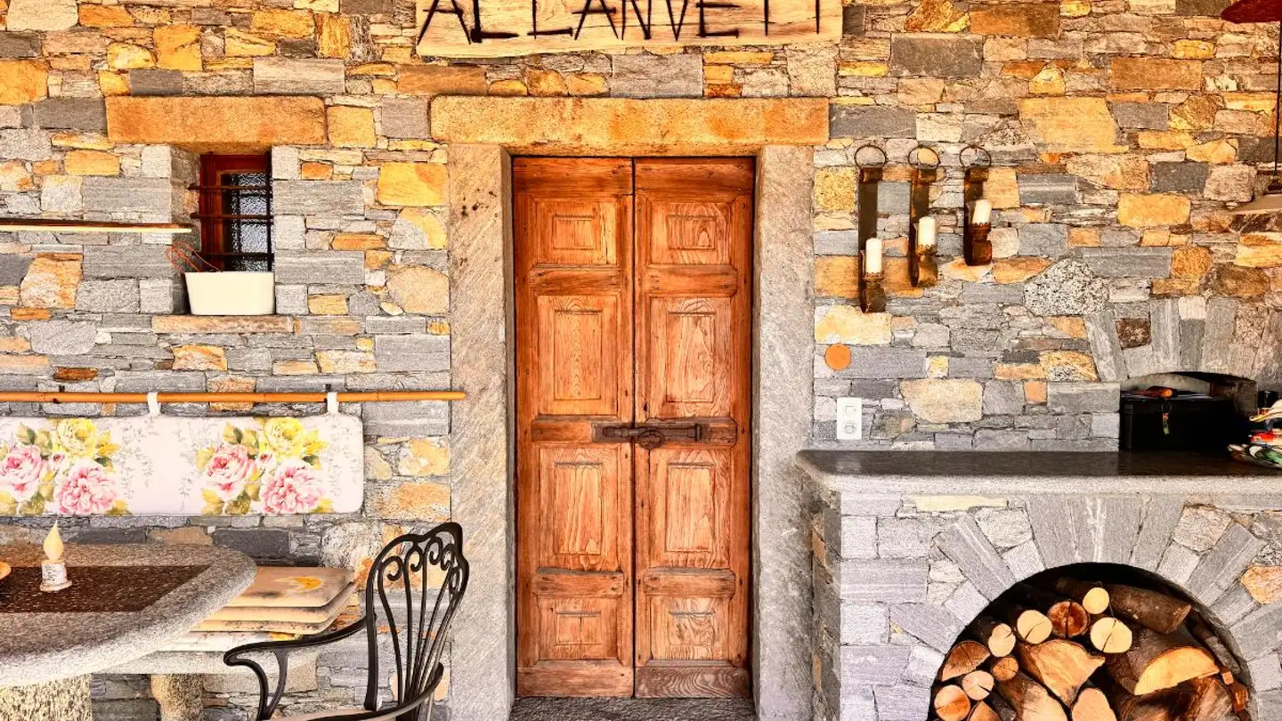 Single house for sale - 6605 Locarno