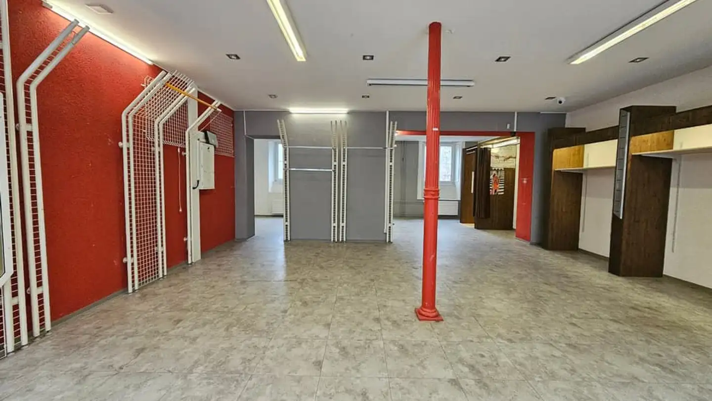 Gewerbe mieten - Rue Daniel-Jeanrichard 33, 2400 Le Locle