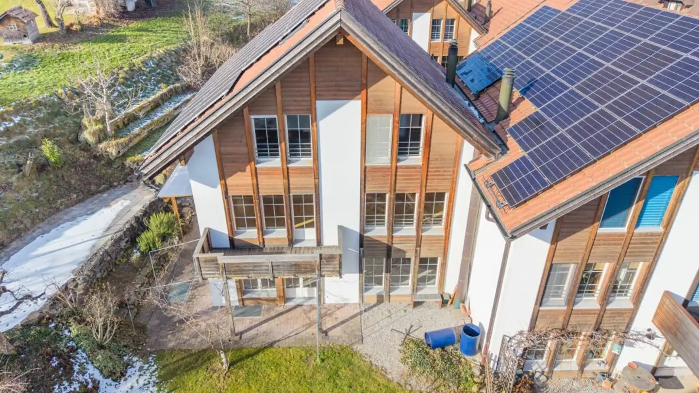 Casa bifamiliare in vendita - Lindenbühl 164a, 3635 Uebeschi