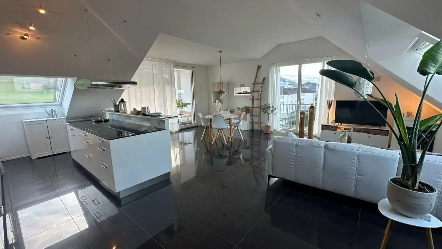 Attique à louer - Kantonsstrasse 22, 8863 Buttikon SZ