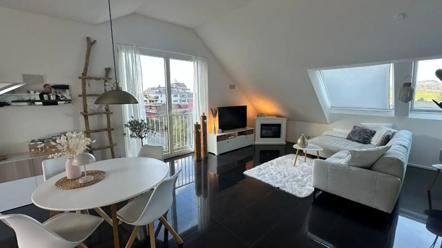 Attique à louer - Kantonsstrasse 22, 8863 Buttikon SZ - Photo 2