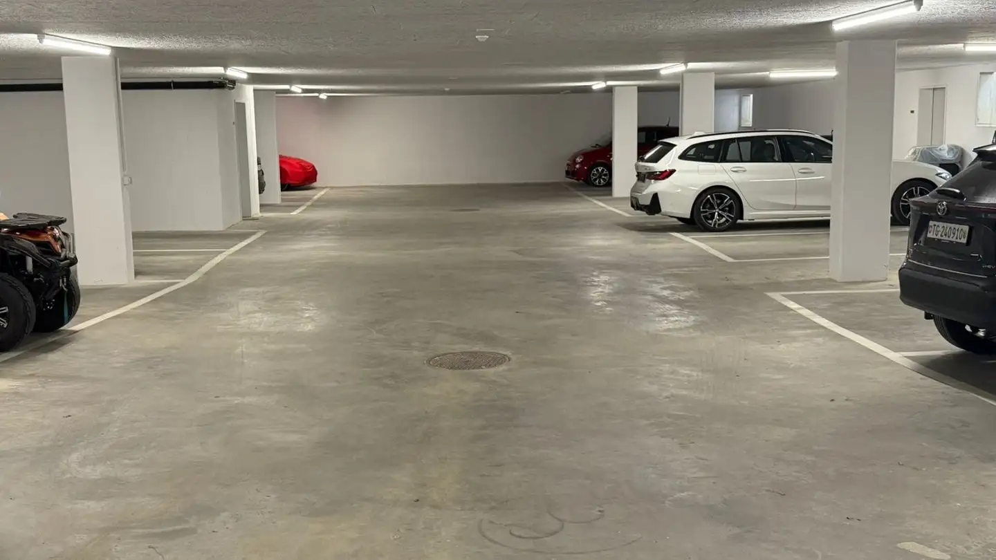 Outdoor parking space for rent - Leestrasse 1, 8573 Altishausen - Photo 3
