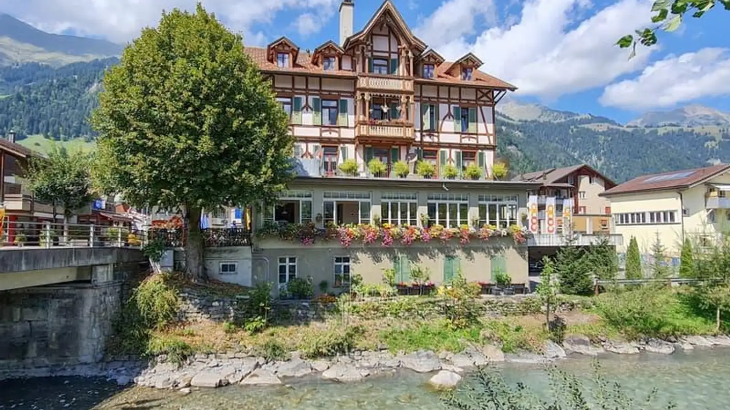 Mixed-use building for sale - Kanderstegstrasse 19, 3714 Frutigen